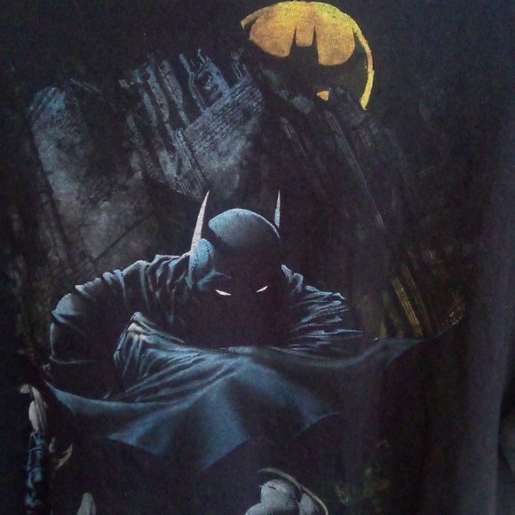 DC Comics Batman T-Shirt, 2XL.            (2 for $15) - Picture 3 of 5